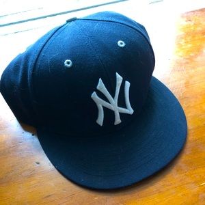 Navy Yankees Hat